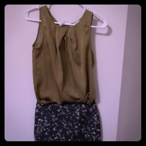 Ann Taylor loft green sleeveless blouse